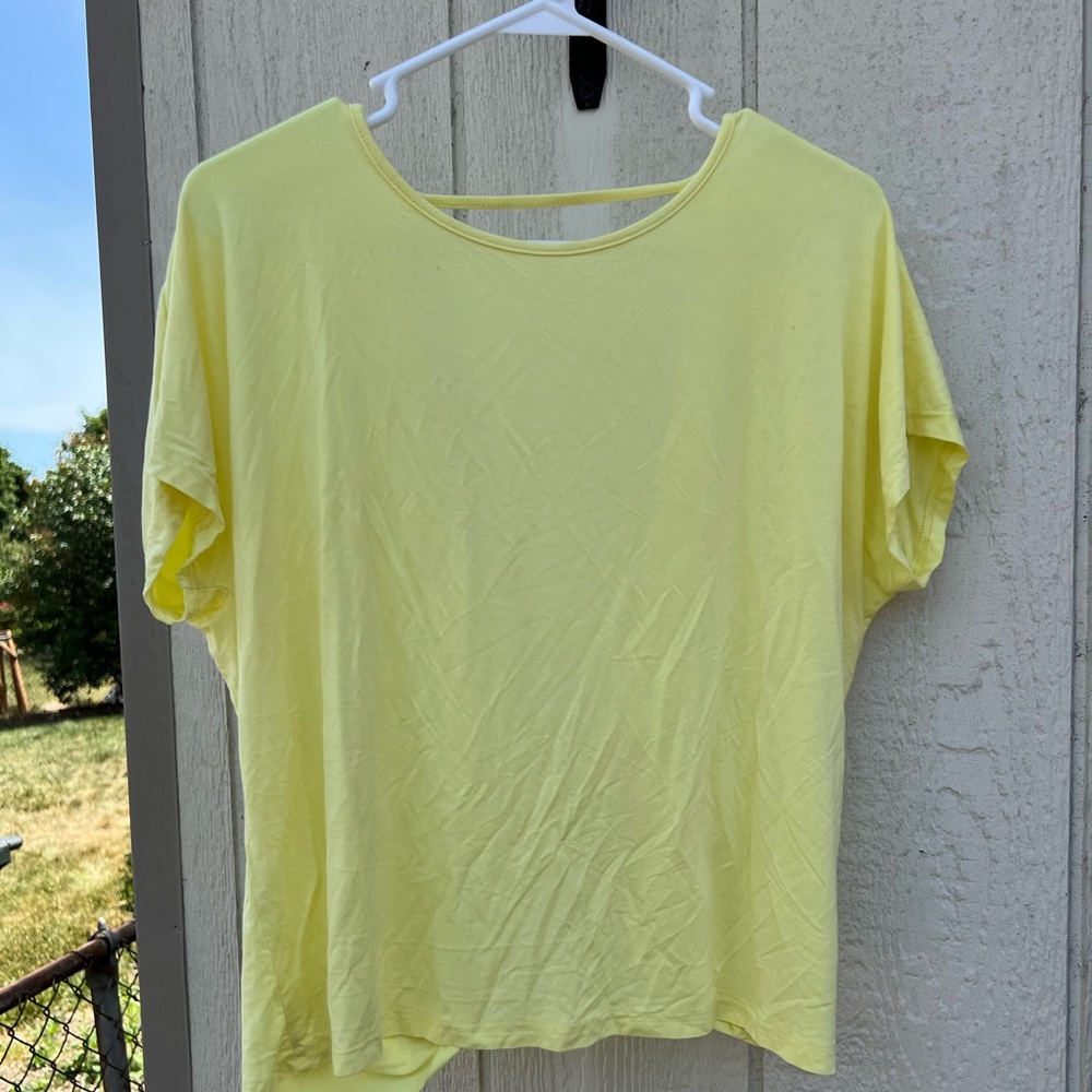 Women’s workout top